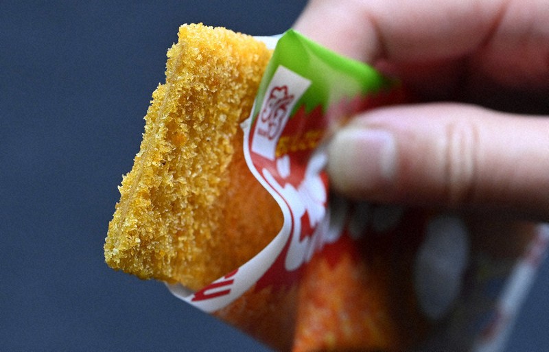 駄菓子屋にある「ビッグカツ」って何のカツ？ 積年の疑問に迫る [写真