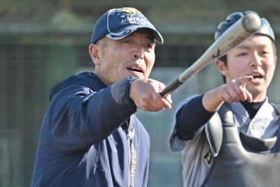 京都外大西の上羽監督「カモフラ、不発でした」 センバツ | 毎日新聞