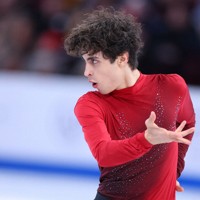 男子SPで演技するイタリアのニコライ・エモラ＝カナダ・モントリオールで2024年3月21日、猪飼健史撮影
