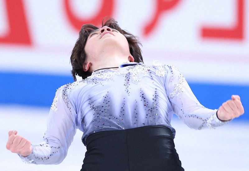 男子SPの演技を終えて拳を握る宇野昌磨＝カナダ・モントリオールで2024年3月21日、猪飼健史撮影