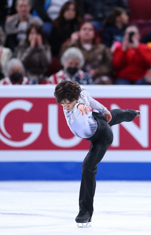 男子SPで演技する宇野昌磨＝カナダ・モントリオールで2024年3月21日、猪飼健史撮影