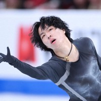 男子SPで演技する三浦佳生＝カナダ・モントリオールで2024年3月21日、猪飼健史撮影