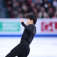 男子SPで演技する鍵山優真＝カナダ・モントリオールで2024年3月21日、猪飼健史撮影