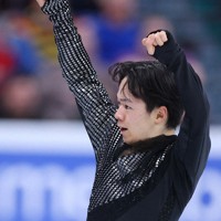 男子SPで演技する鍵山優真＝カナダ・モントリオールで2024年3月21日、猪飼健史撮影