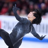 男子SPで演技する三浦佳生＝カナダ・モントリオールで2024年3月21日、猪飼健史撮影