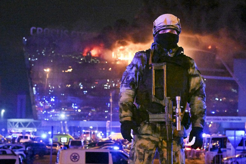 モスクワ銃乱射 60人死亡 コンサート施設、100人超負傷 「イスラム国
