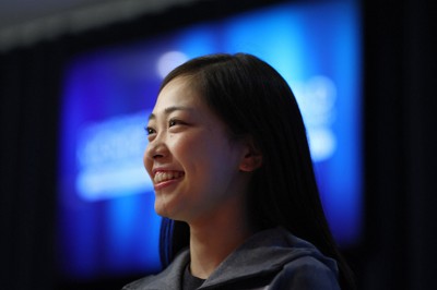 競技から一夜明けて取材に応じる吉田陽菜＝カナダ・モントリオールで2024年3月23日、猪飼健史撮影