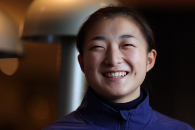 競技から一夜明けて取材に応じる坂本花織＝カナダ・モントリオールで2024年3月23日、猪飼健史撮影