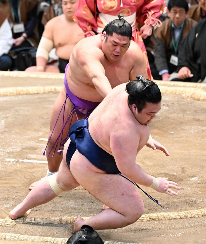 大相撲春場所千秋楽 尊富士110年ぶり新入幕優勝 [写真特集1/46] | 毎日新聞