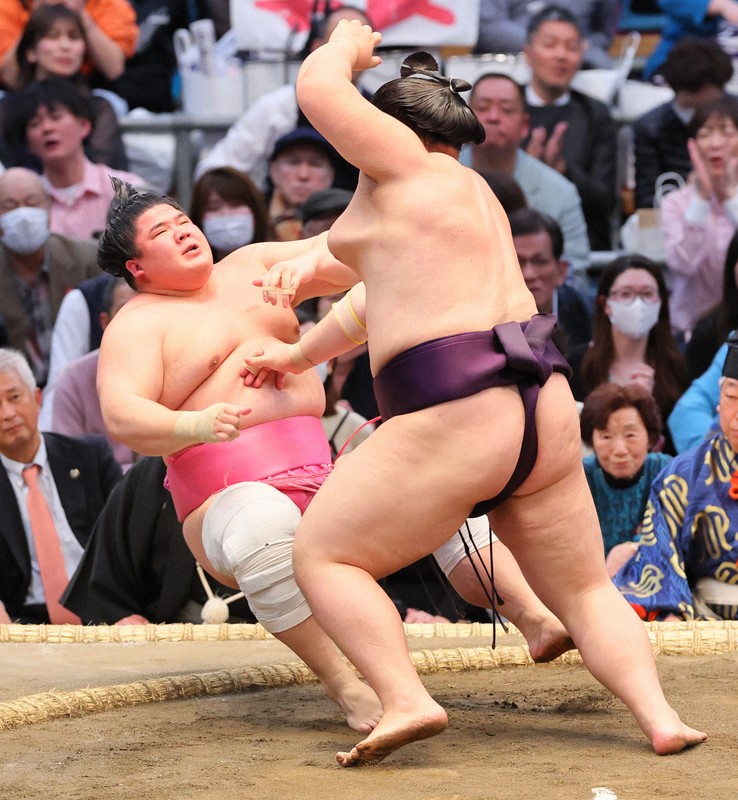 大相撲　大阪場所　3月24日の金曜日 大相撲春場所千秋楽 尊富士110年ぶり新入幕優勝 [写真特集1/46] | 毎日新聞
