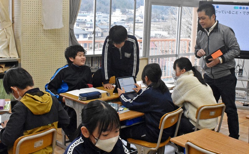 【中古】 反差別の学級集団づくり 教育の森：小規模校、合同授業で存続 「岐阜・山県方式」で統廃合回避