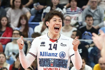 【ミラノ－ピアチェンツァ】笑顔で両拳を握る石川祐希選手＝イタリアのミラノで2024年3月24日（セリエA提供）
