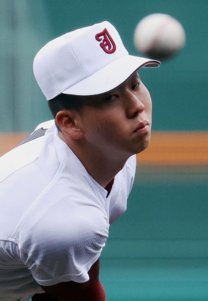 不調でも完封 常総学院エース右腕の「絶対的変化球」 センバツ | 毎日新聞