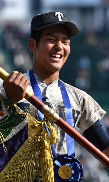甲子園タオル 春夏連覇大阪桐蔭 中川卓也 1 中川 卓也(大阪桐蔭3年・内野手) 史上初2度目の春夏連覇の