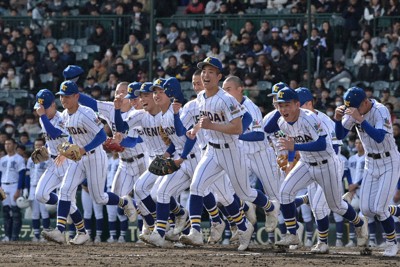 センバツ高校野球 健大高崎、7年ぶり8強 相手のスキ逃さず快勝