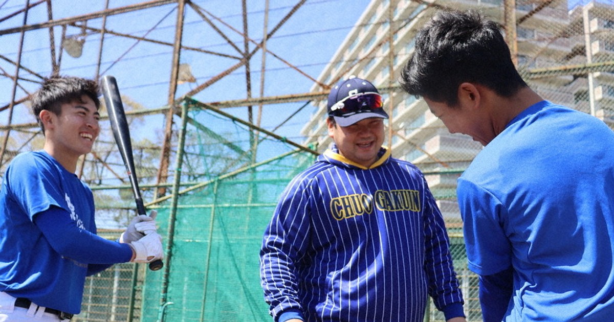 センバツ高校野球 勝利導く右肩のトンボ 中央学院ナイン、コーチに触れ