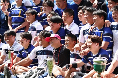 桐蔭学園が3大会ぶり4回目のV 東福岡降し2冠達成 全国高校ラグビー