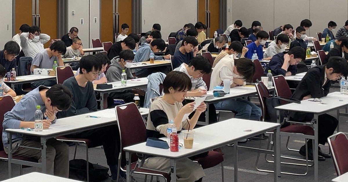 詰将棋解答選手権 古賀六段が初優勝 5連覇の藤井名人は不参加 | 毎日新聞