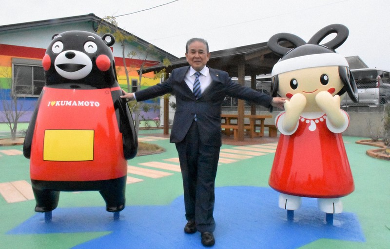 二つの災害忘れない くまモンと卑弥呼ちゃんの像、復興の架け橋に
