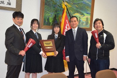 優勝の健大高崎から箱山遥人ら3人 記者が選ぶセンバツベストナイン