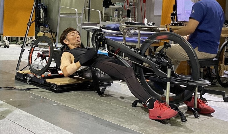 プルオーバー　マシン　健常者と車椅子 パラアスリート 試作１号 プルオーバー マシン 健常者と車椅子 パラアスリート 試作1号 プル