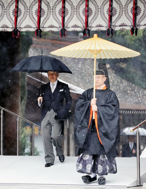 天皇、皇后両陛下が明治神宮参拝 昭憲皇太后没後110年で | 毎日新聞