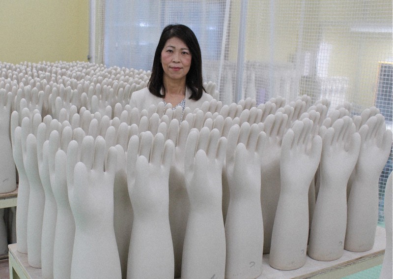 東海BIZ：三重・四日市「シンコー」 世界の手袋、原型ここに ／愛知