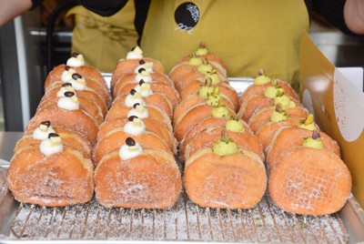 「MILK　DO　dore　iku？」（ミルクドドレイク）の生ドーナツ＝福岡市西区で2024年4月11日、久野洋撮影