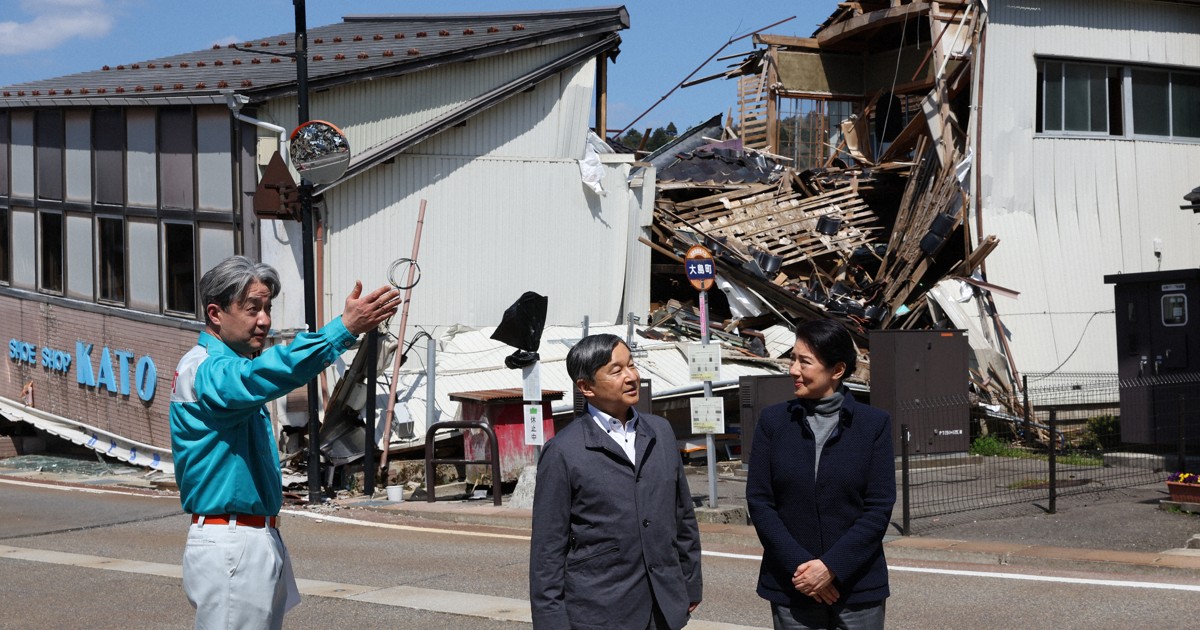 天皇、皇后両陛下が石川・穴水に 商店街の被災状況を確認 | 毎日新聞