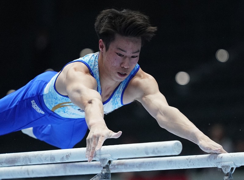 全日本体操個人総合選手権 男子予選 [写真特集1/12] | 毎日新聞