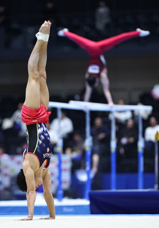 全日本体操個人総合選手権 男子予選 [写真特集1/12] | 毎日新聞