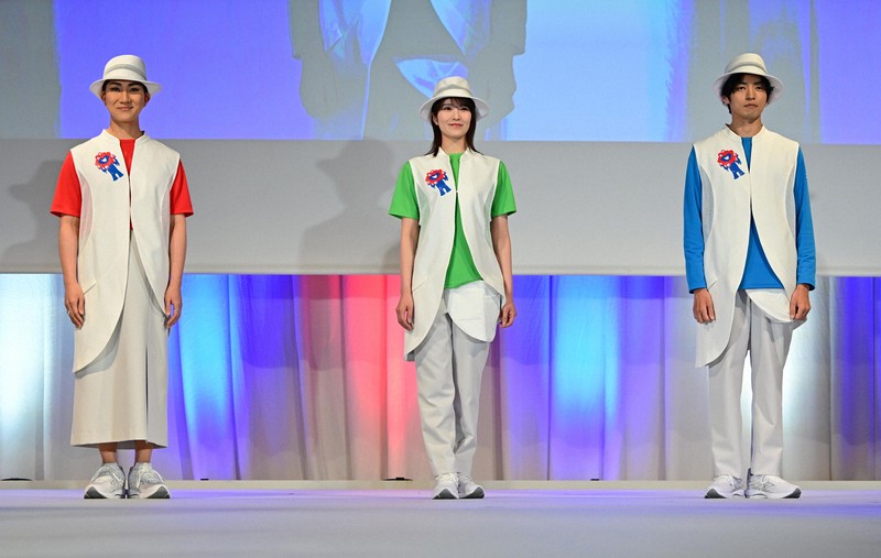 万博公式ユニホームお披露目 命の大切さ、生きる力を表現 | 毎日新聞