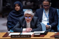 イスラエルへの攻撃をめぐり、国連安全保障理事会で発言するイランのイラバニ国連大使＝ニューヨークで2024年4月14日、ロイター