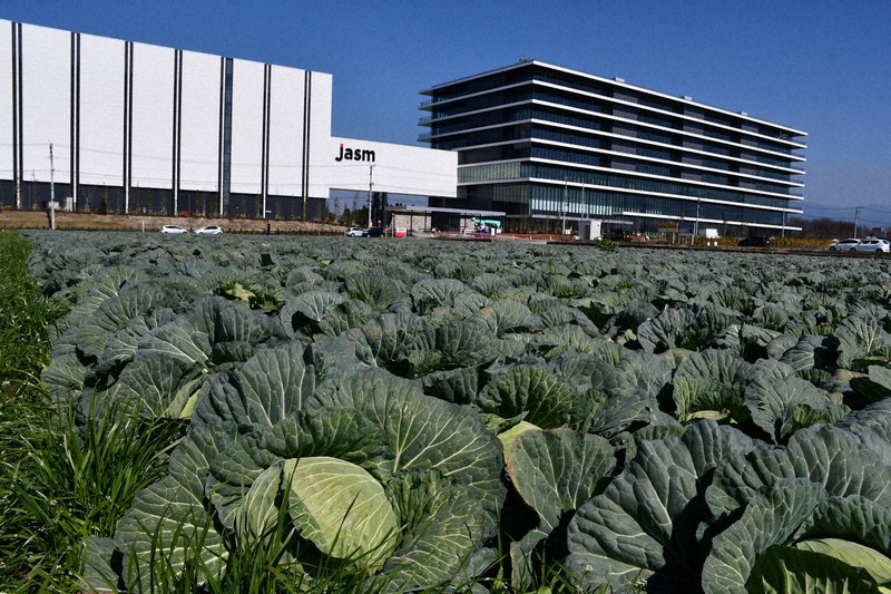 ウォール・ストリート・ジャーナル：TSMC半導体工場 米は遅れ、日本は