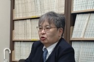「転勤で減給は違憲」と訴える竹内浩史裁判官＝名古屋市中区の名古屋地裁で2024年4月16日午前10時7分、道下寛子撮影