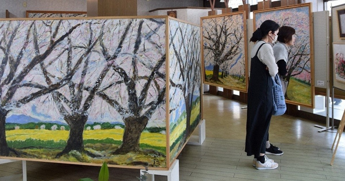 105歳描く桜も生き生きと 画家・弥勒さん個展 20日まで新富 ／宮崎