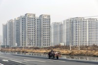 中国版第三セクターが巨額な借金を背負っている Bloomberg