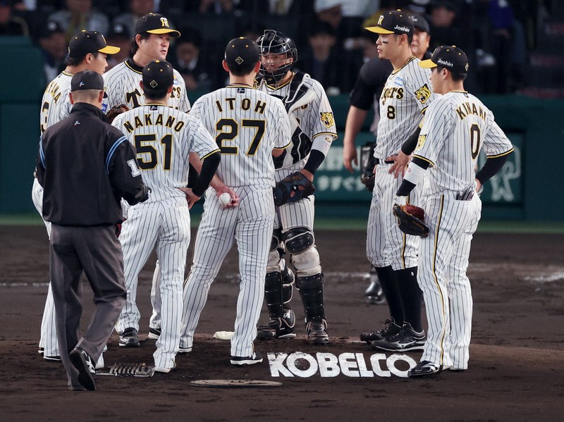 甲子園 focus プロ野球：甲子園マウンドに「求人広告」 神戸製鋼が若者への
