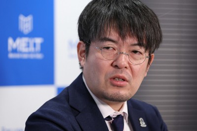 オンラインイベント「ロシアとウクライナ　終わらない戦争の行方は」で話す小泉悠・東大先端科学技術研究センター准教授＝東京都港区で2024年3月15日午後7時39分、後藤由耶撮影