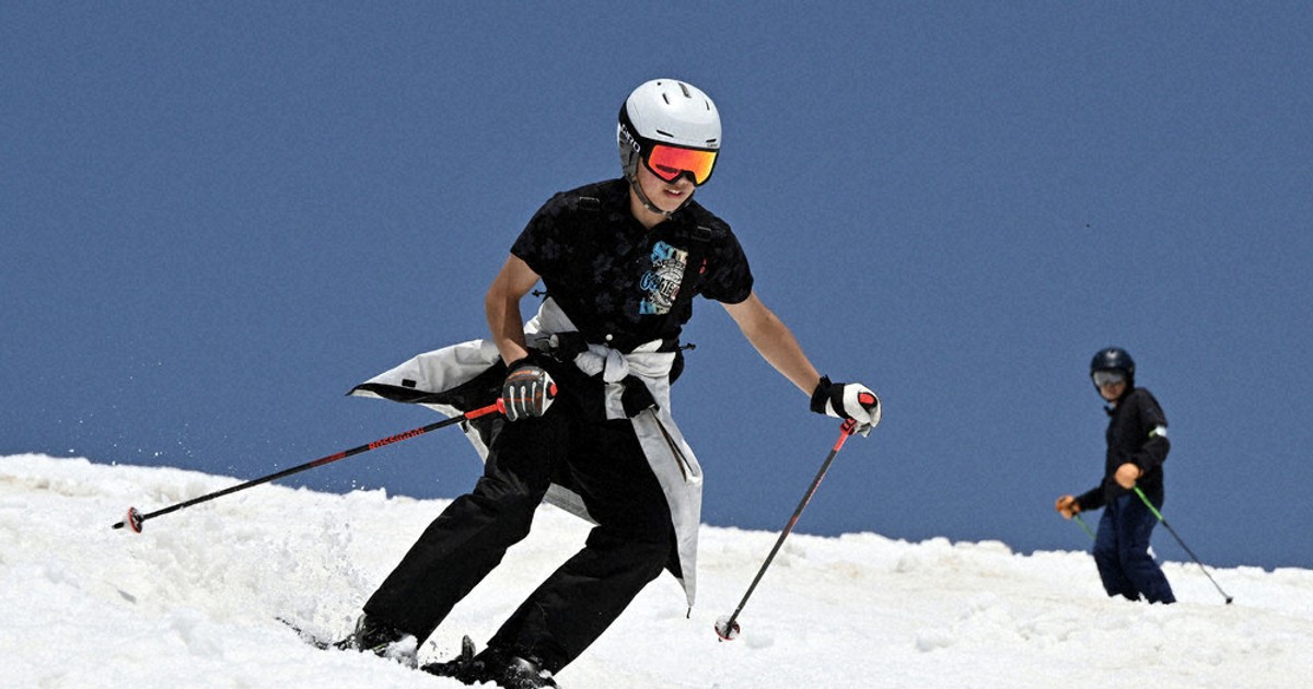 夏まで楽しめる月山スキー場 ／山形 | 毎日新聞