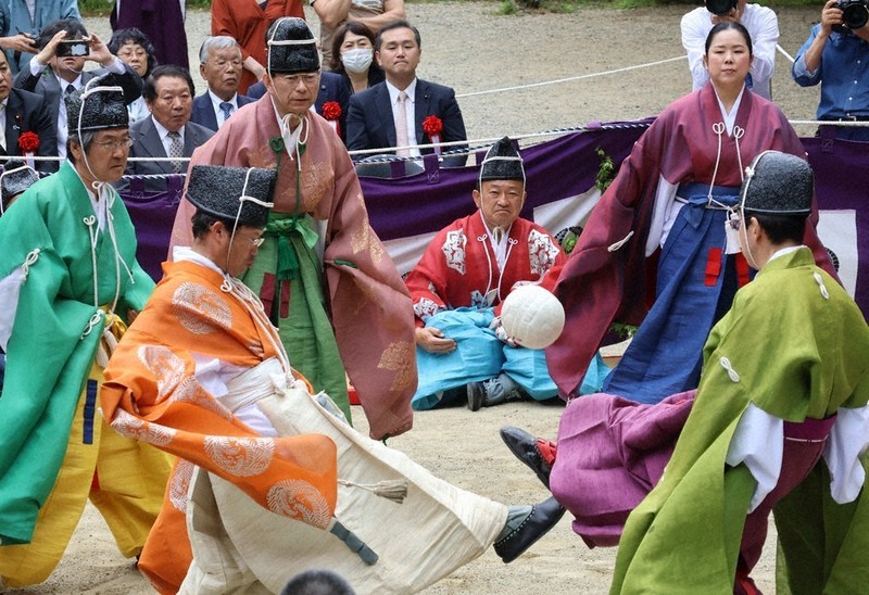 けまりでの出会いが大化の改新に 歴史絵巻を再現 奈良・談山神社