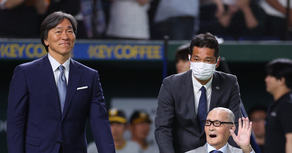 長嶋茂雄さん登場に東京ドーム歓声 コールに左手上げて応える | 毎日新聞