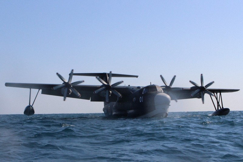 海上自衛隊救難飛行艇　US-2 中国の調査船員を自衛隊「US-2飛行艇」が救出！ 動画で一部始終