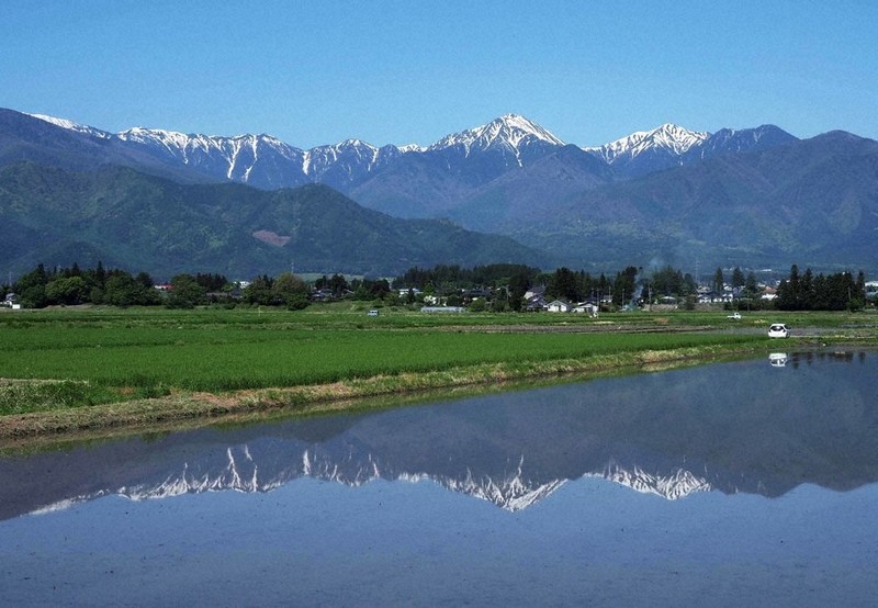 静かな水面 逆さの北ア ／長野 | 毎日新聞