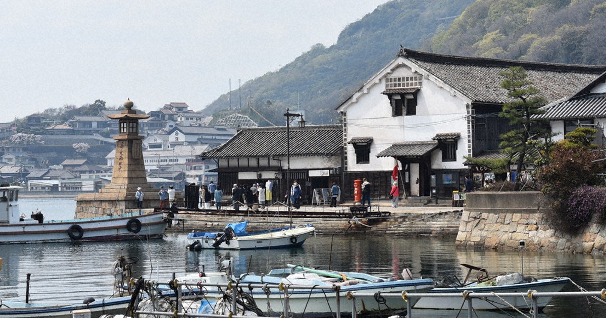 題名    鞆の街並み    前原 専ニ゙ 題名 鞆の街並み 前原 専ニ゙（レトロな港町・鞆の浦の観光