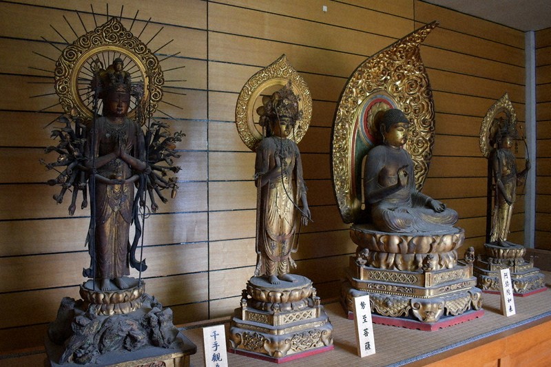 仏像4体、後世に 保存、修理のため閉眼供養 宮津・禅海寺 ／京都