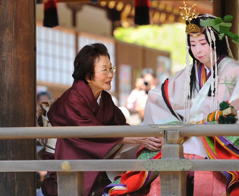 技術だけではあかん」葵祭を守って60年超 96歳結髪師が引退 | 毎日新聞