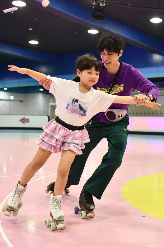 ローラースケートにもフィギュア 西木紳悟さんが導くパラダイス | 毎日新聞