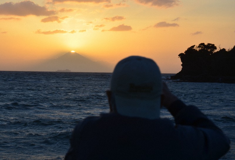 東京湾越しの「ダイヤモンド富士」 関東屈指の夕日スポット 千葉