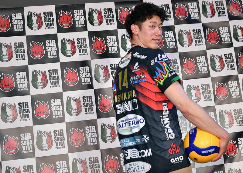 バレーセリエA ペルージャ移籍の石川祐希が会見 [写真特集1/5] | 毎日新聞